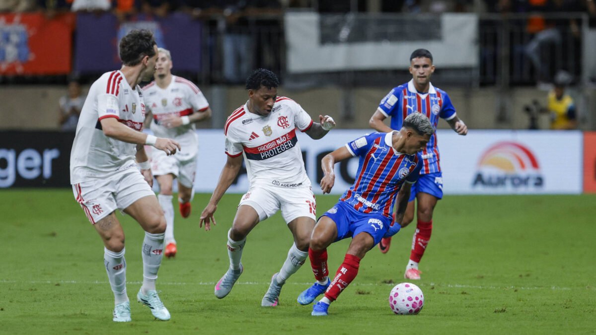 Flamengo bate o Bahia por 3 a 0 e recupera a liderança do Brasileiro