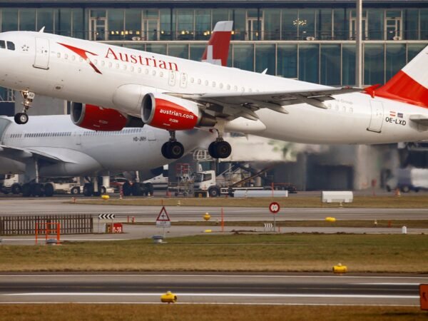 Voo de Tel Aviv a Viena pousa na Bulgária após alerta de bomba