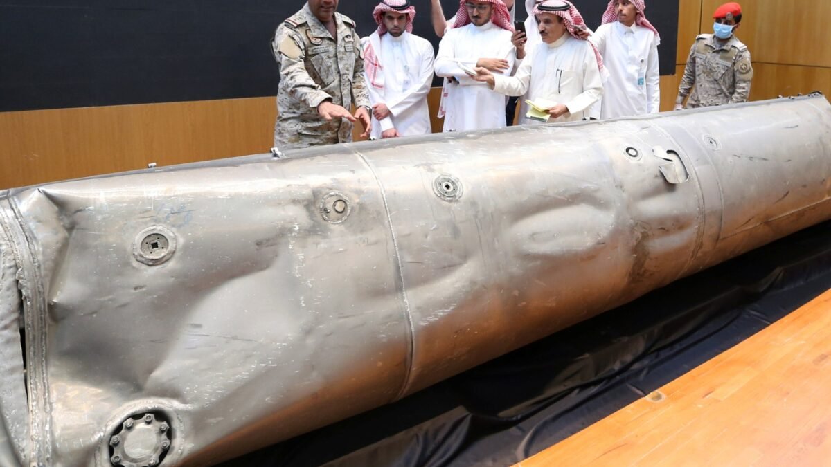 Ataque rebelde deixa mortos em aeroporto na Arábia Saudita