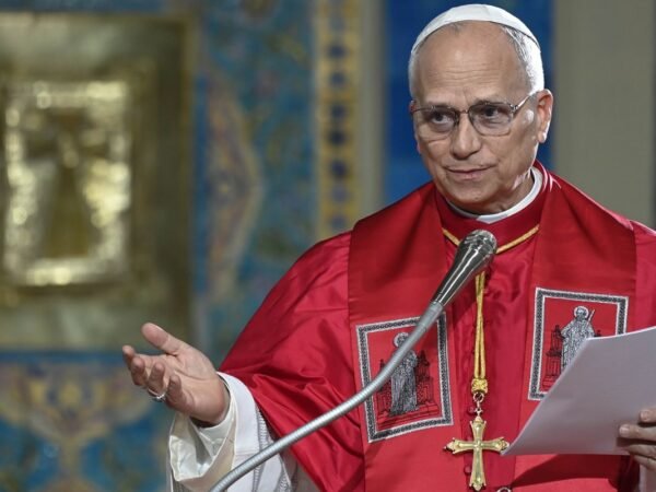 Papa Leão XIV anuncia cirurgia para remover nódulo pulmonar