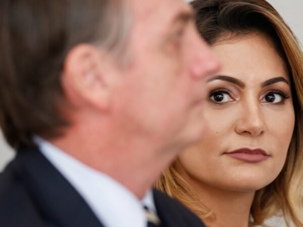 Michelle diz que Bolsonaro lida com ansiedade e dias difíceis