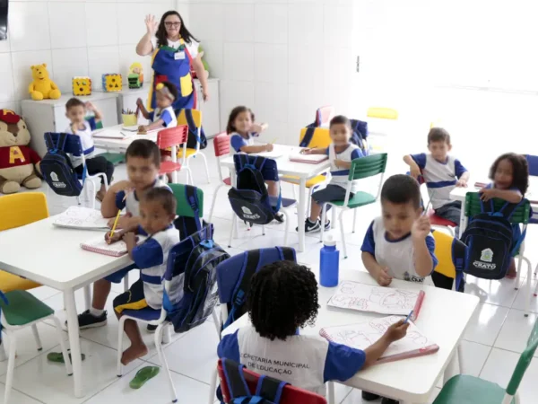Começa prazo para escolha de livros da educação infantil no PNLD