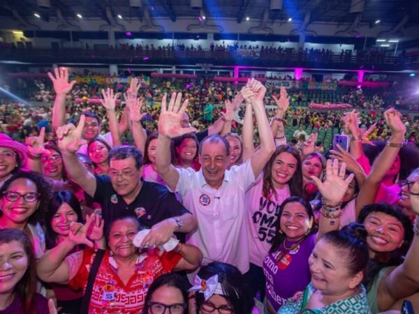 Omar Aziz promete apoio a mães atípicas e novas maternidades no Amazonas