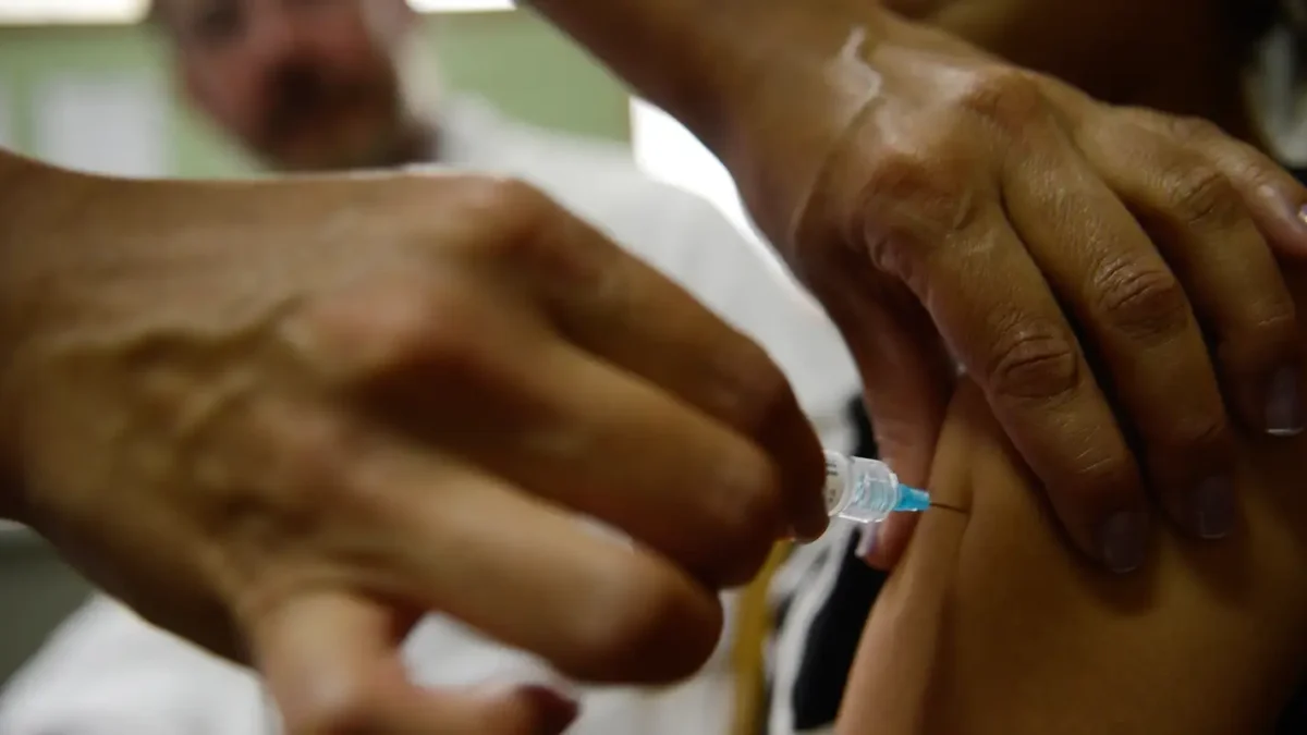 Queda em consultas por lesões pré-cancerígenas após vacina de HPV