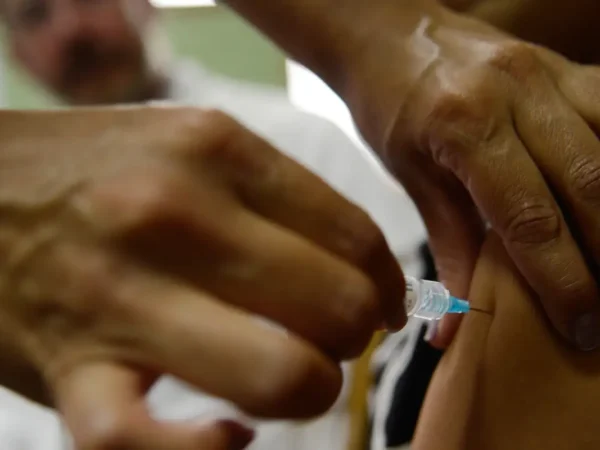 Queda em consultas por lesões pré-cancerígenas após vacina de HPV