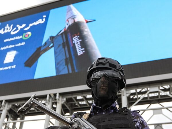 Ataques Houtis desafiam defesas aéreas da Arábia Saudita