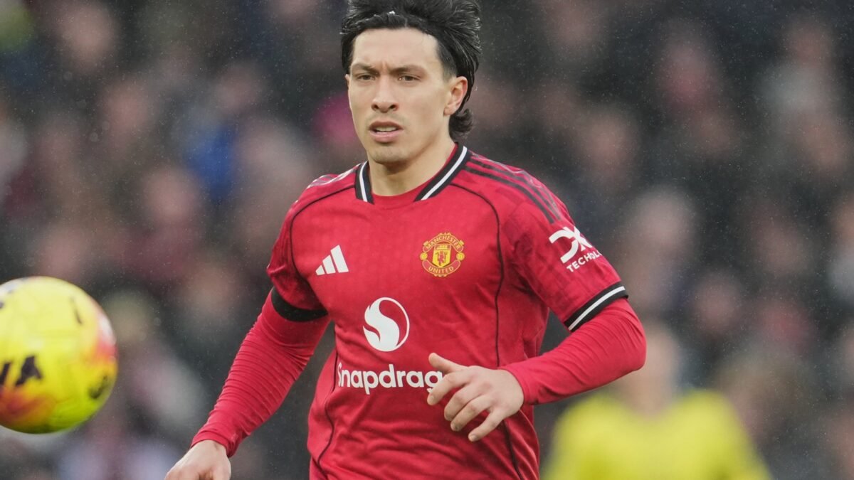 Lisandro Martinez pede desculpas no Manchester United após críticas