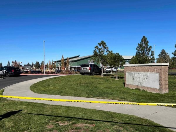 Ataque a escola deixa quatro mortos no Oregon