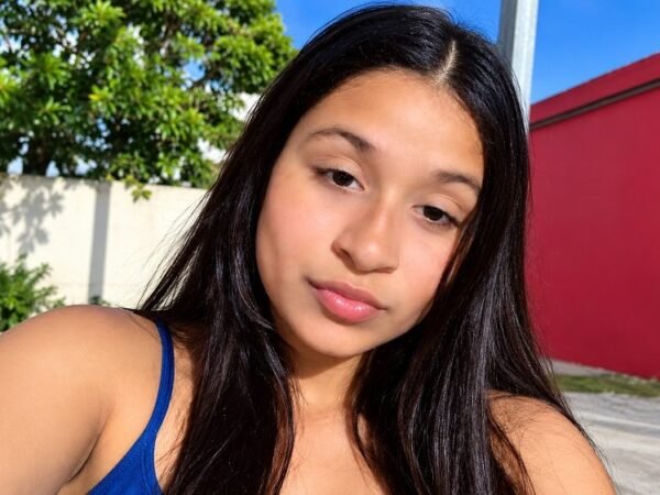 Adolescente de 13 anos desaparece após subir em moto na zona leste
