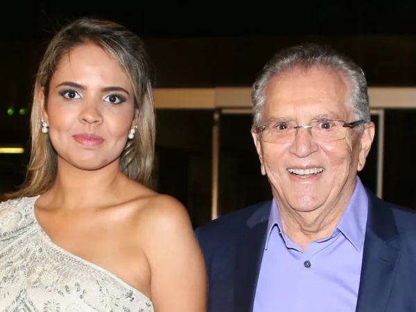 Carlos Alberto de Nóbrega é internado com suspeita de vírus em SP
