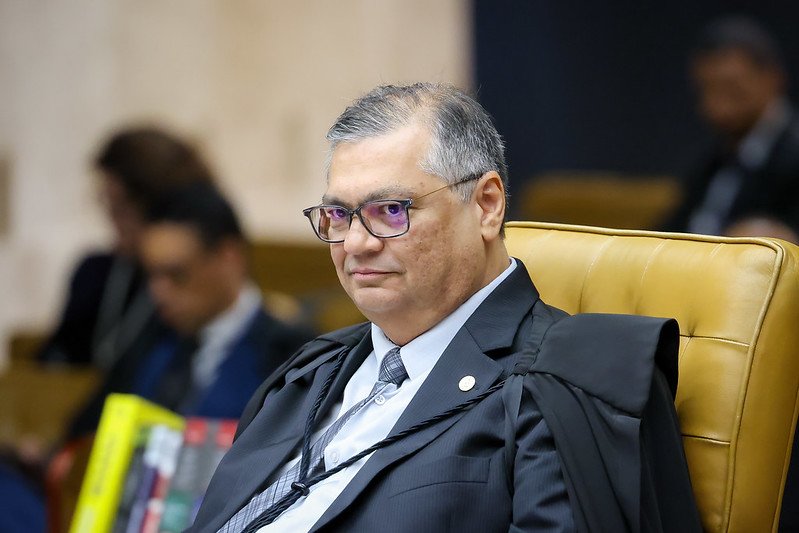 STF rejeita pedido de Flávio Bolsonaro para afastar ministro Dino
