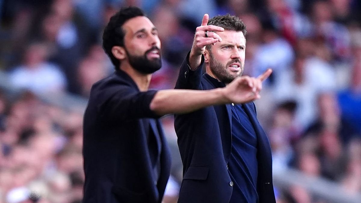 Técnico do Fulham é multado por críticas a arbitragem