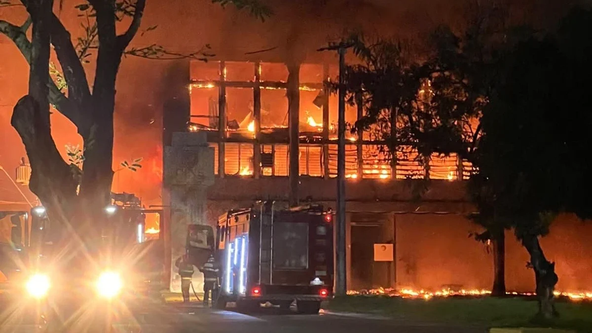 Incêndio na UFPE gera prejuízo estimado em R$ 100 milhões
