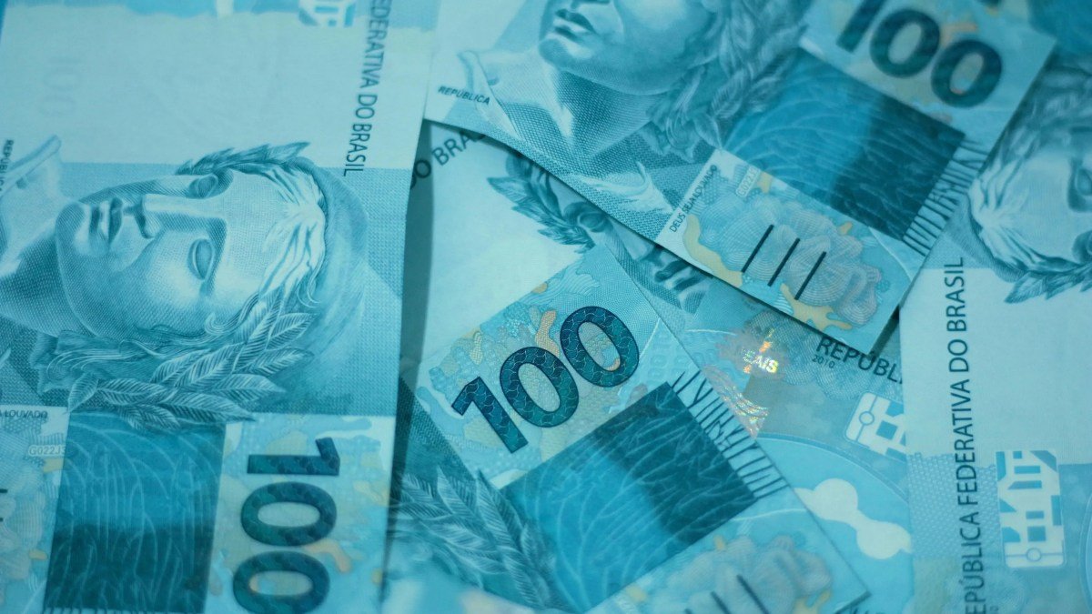 Juros futuros mantêm estabilidade com foco em eleição e exterior