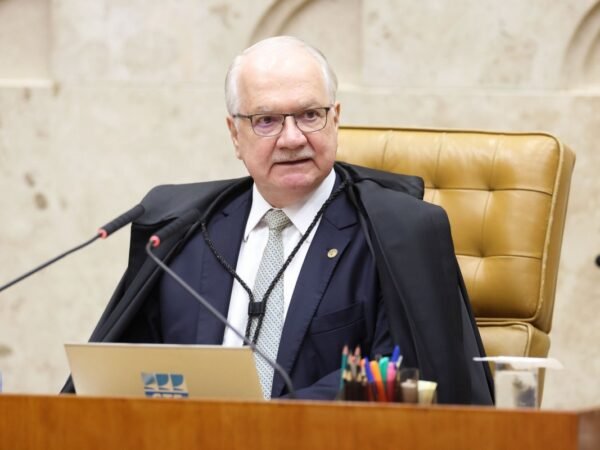 Fachin barra acesso imediato de Fux ao inquérito das fake news