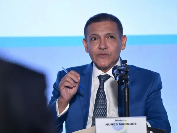 Nunes Marques cobra do TSE dados urgentes sobre canal ligado a Janones