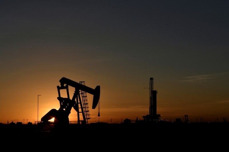 Petróleo ultrapassa 107 dólares com conflitos globais