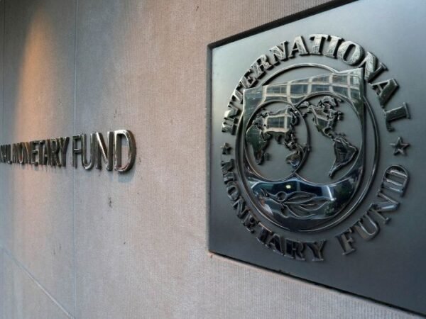 FMI melhora projeção global mas reduz alta do PIB brasileiro para 2026