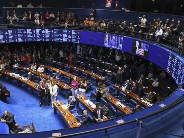 Oposição tenta incluir maioridade penal na PEC da Segurança
