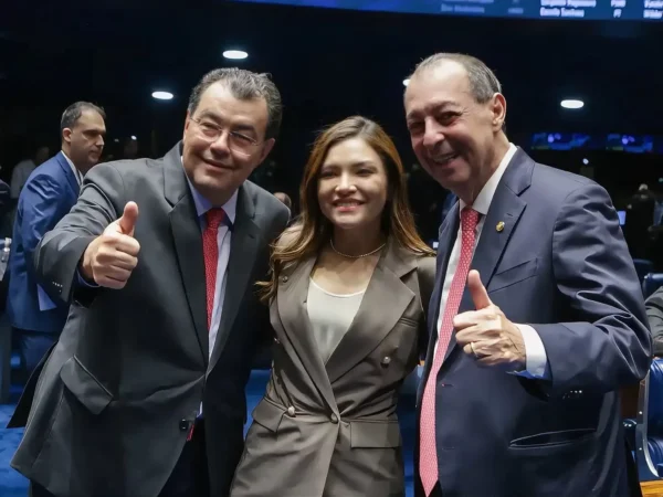 Joana Darc acompanha no Senado votação sobre o fim da escala 6×1