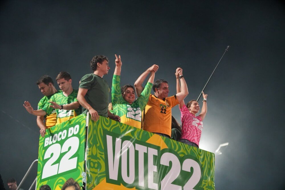 Bloquinho do 22 leva 150 mil pessoas à Ponta Negra