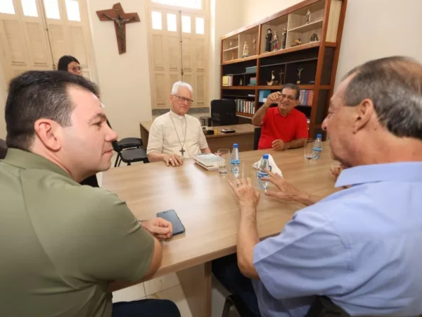 Omar Aziz se reúne com cardeal Leonardo Steiner em Manaus