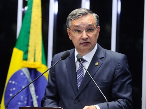 Eduardo Amorim busca voltar ao Senado em 2026