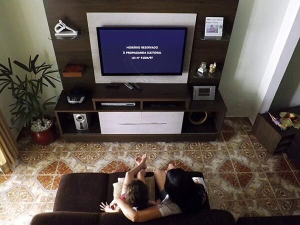 Maioria dos eleitores brasileiros ignorou o horário eleitoral na TV