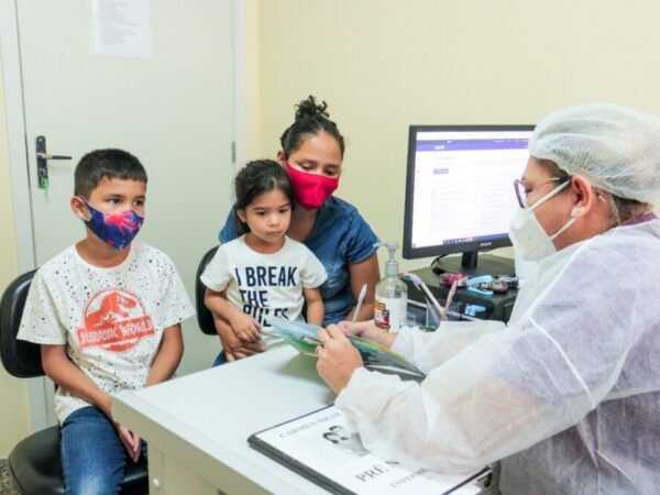 Maioria do Bolsa Família em Manaus está sem checagem de saúde