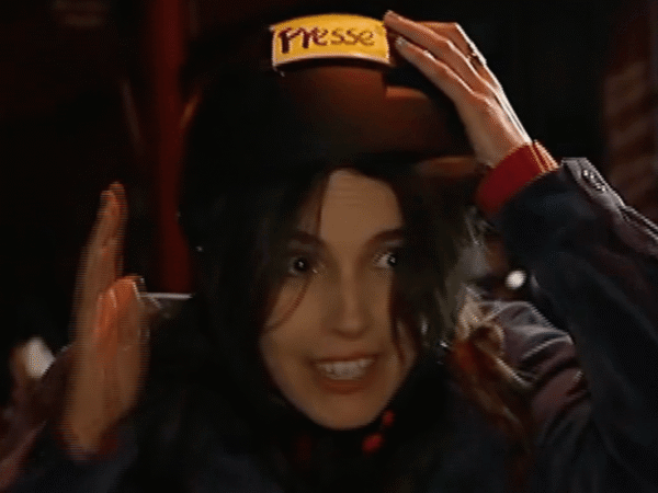 Repórter da Al Jazeera é agredida durante protestos na França