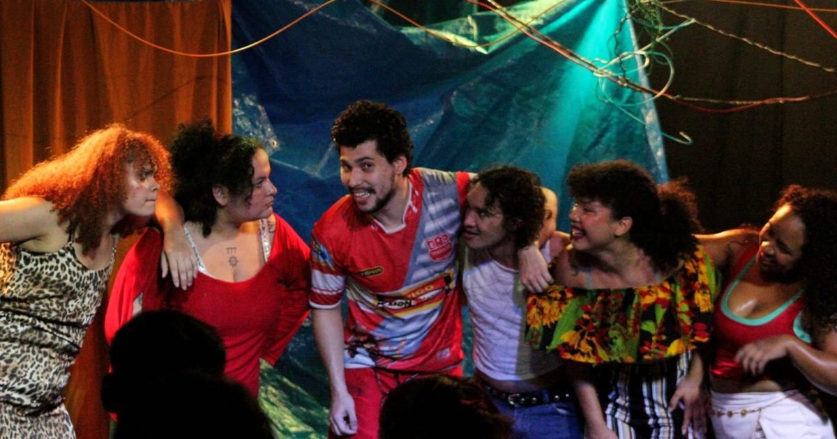 Espetáculo aborda luto e periferia amazônica no Teatro da Instalação