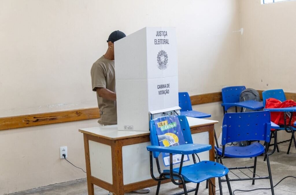 Ausência no 1º turno não bloqueia voto no 2º