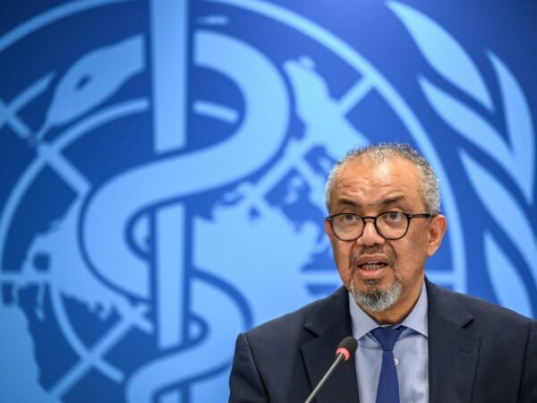 OMS confirma ausência de casos de peste após morte na Rússia