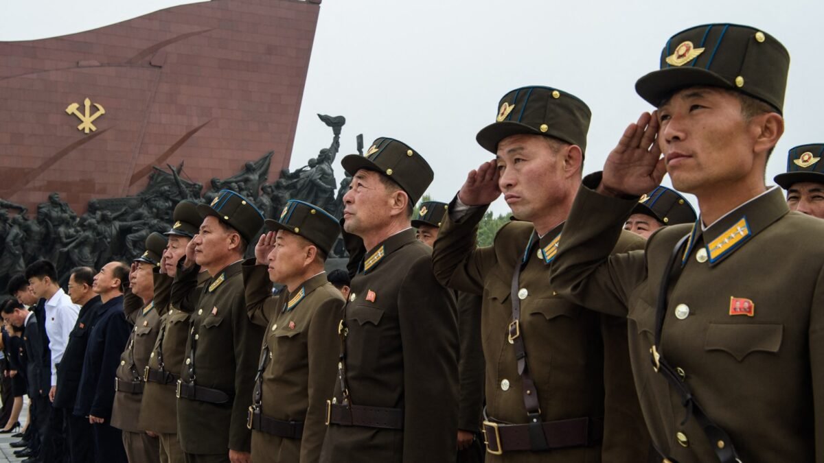 Coreia do Norte dispara vários mísseis balísticos em direção ao mar
