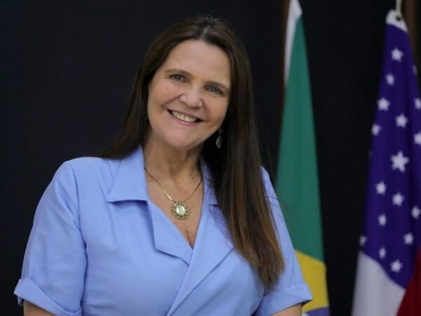 Mônica Santaella assume a Secretaria de Comunicação do Amazonas