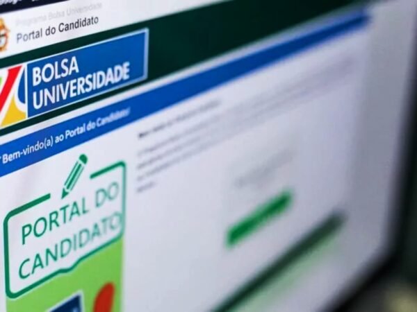 Prefeitura de Manaus alerta para golpe no Bolsa Universidade 2027