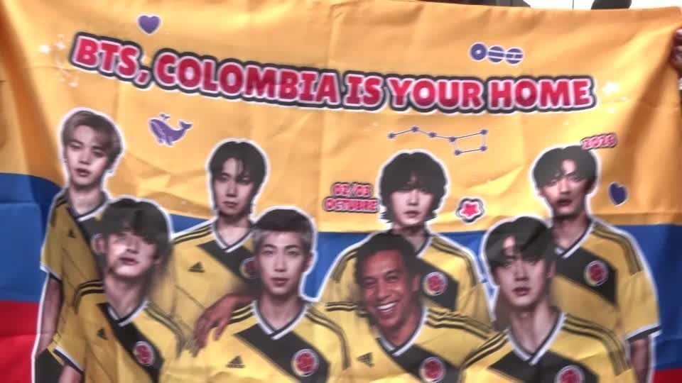 Fãs do BTS tomam as ruas de Bogotá antes de apresentações