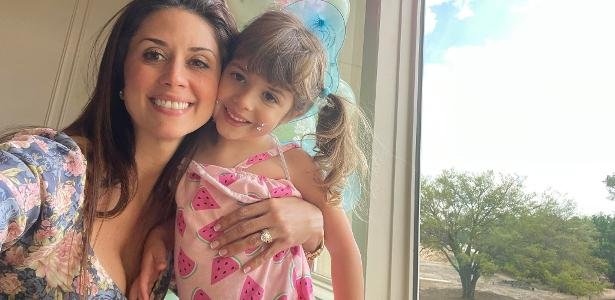 Brasileira proibida de falar português mata a filha e comete suicídio