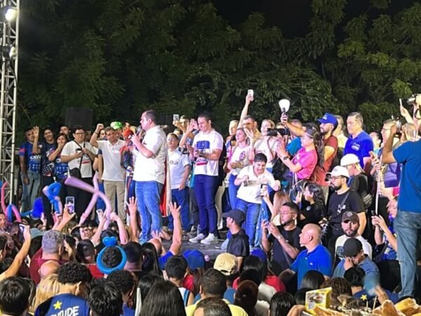 Candidatos intensificam comícios na zona norte de Manaus