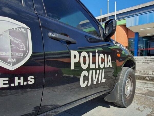 Dois homens são assassinados com facadas em Manaus