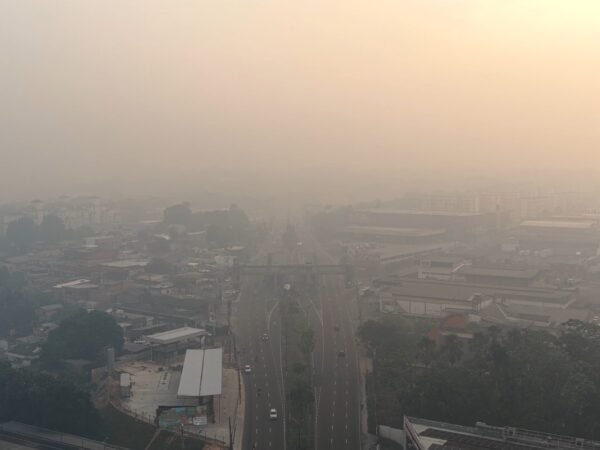 Governo federal envia novas aeronaves e reforça combate a incêndios no AM