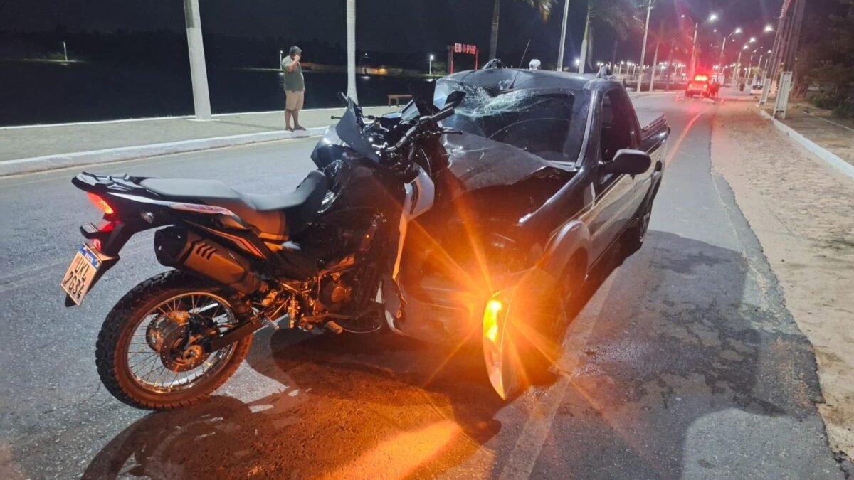 Motociclista morre em colisão frontal com caminhonete no Piauí