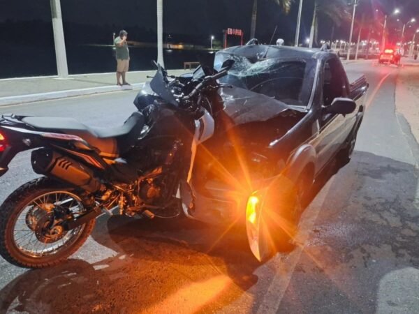 Motociclista morre em colisão frontal com caminhonete no Piauí