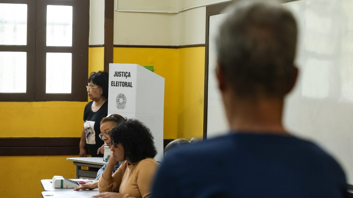 Nações estrangeiras emitem alertas de viagem devido às eleições no Brasil