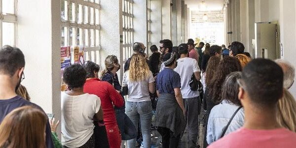 Saiba os horários de votação em cada estado para o pleito deste domingo