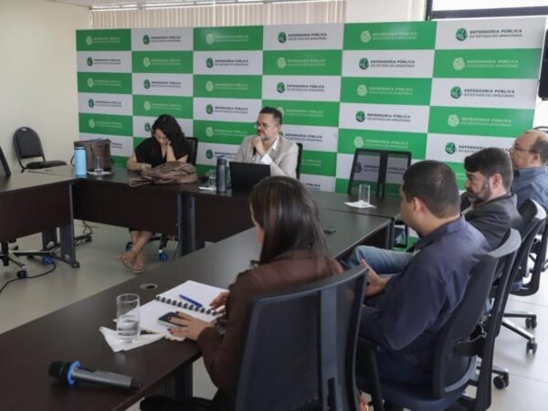Defensoria cobra hospitais de Manaus por retenção de macas do Samu