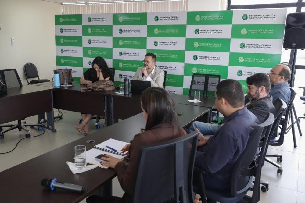 Defensoria cobra hospitais de Manaus por retenção de macas do Samu