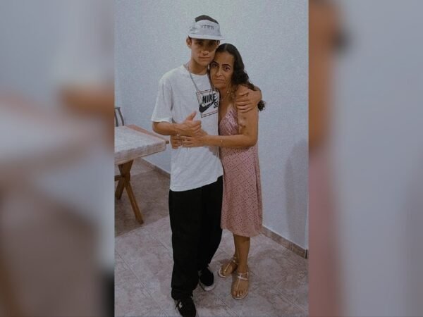 Mãe renasce após receber rim do filho morto em acidente de moto