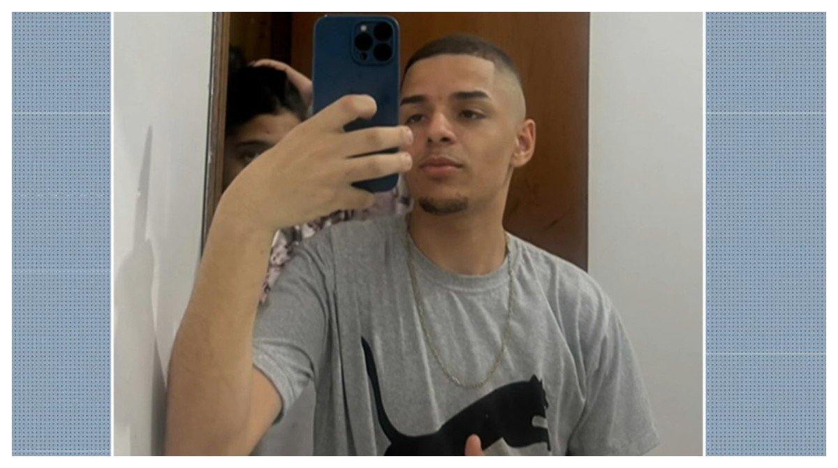 Jovem é morto com 27 tiros por PMs após celular ser confundido com arma