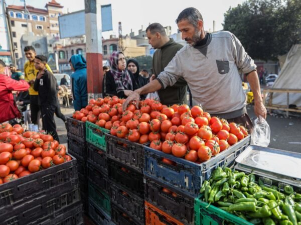 Israel bloqueia entrada de mercadorias comerciais na Faixa de Gaza